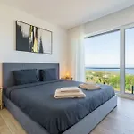 Axess With Panoramic Ocean View
