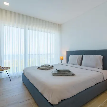 Axess With Panoramic Ocean View Willa